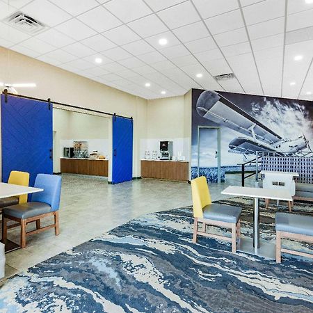 Wingate By Wyndham Wichita Airport Hotel Ngoại thất bức ảnh