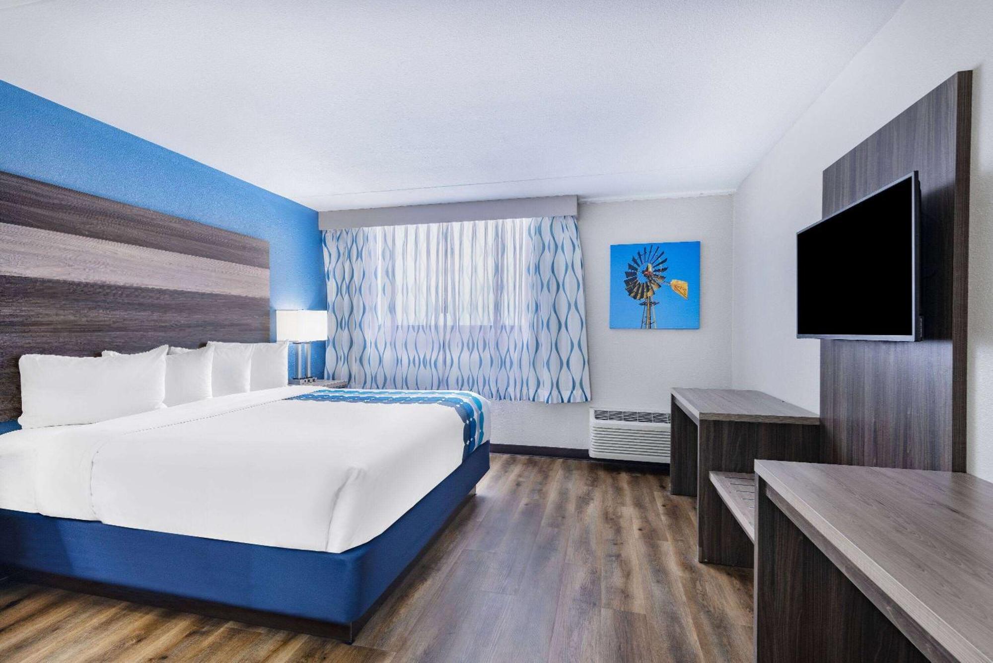 Wingate By Wyndham Wichita Airport Hotel Ngoại thất bức ảnh