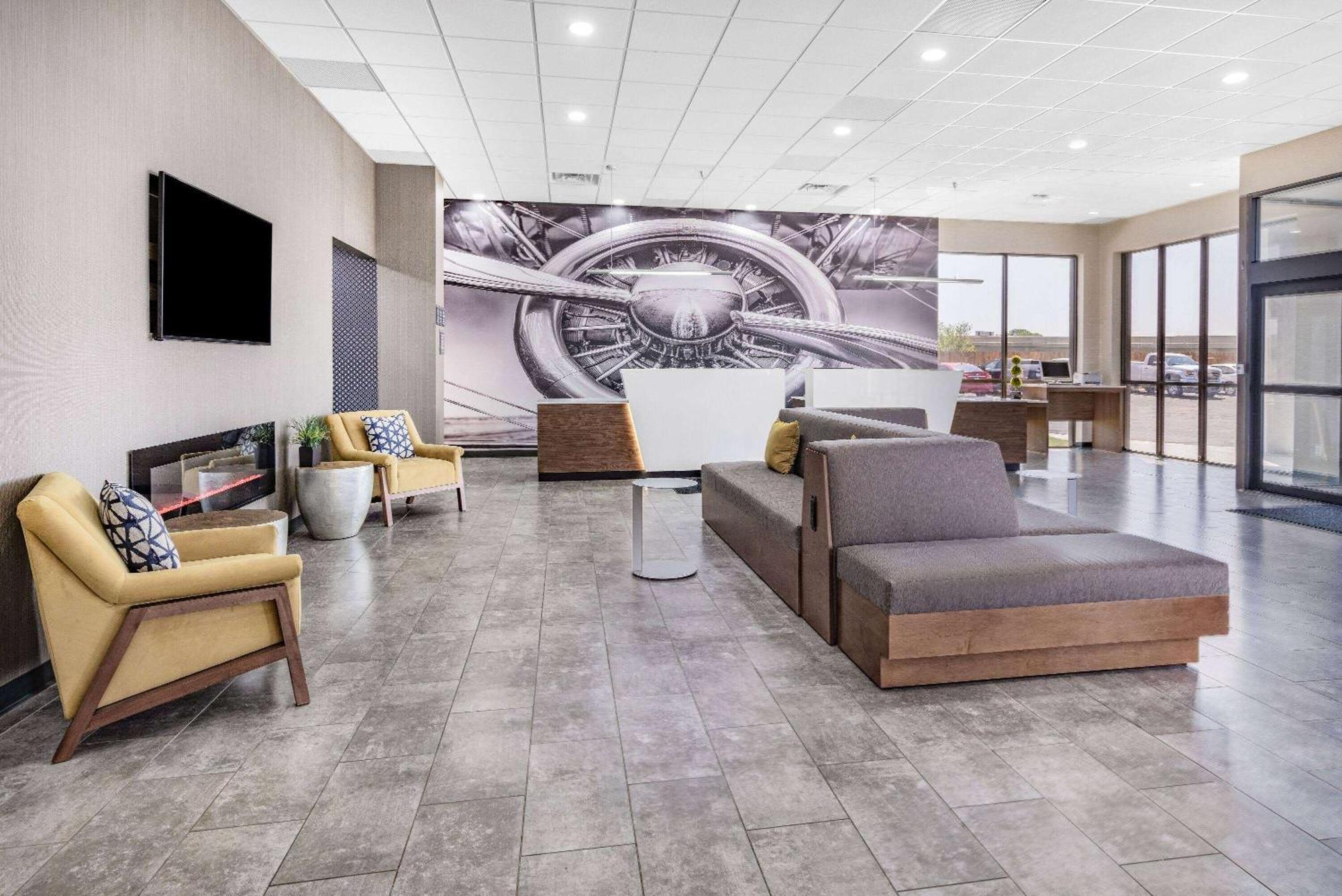 Wingate By Wyndham Wichita Airport Hotel Ngoại thất bức ảnh