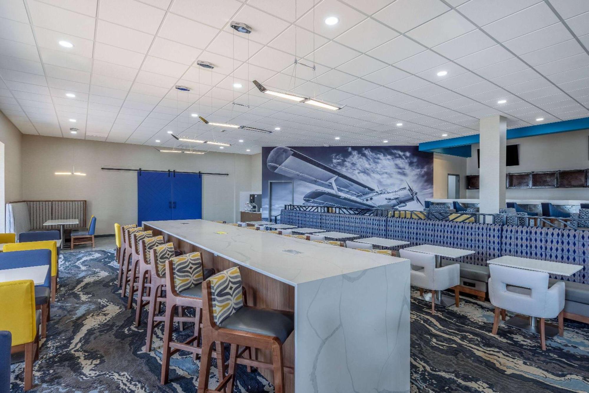 Wingate By Wyndham Wichita Airport Hotel Ngoại thất bức ảnh