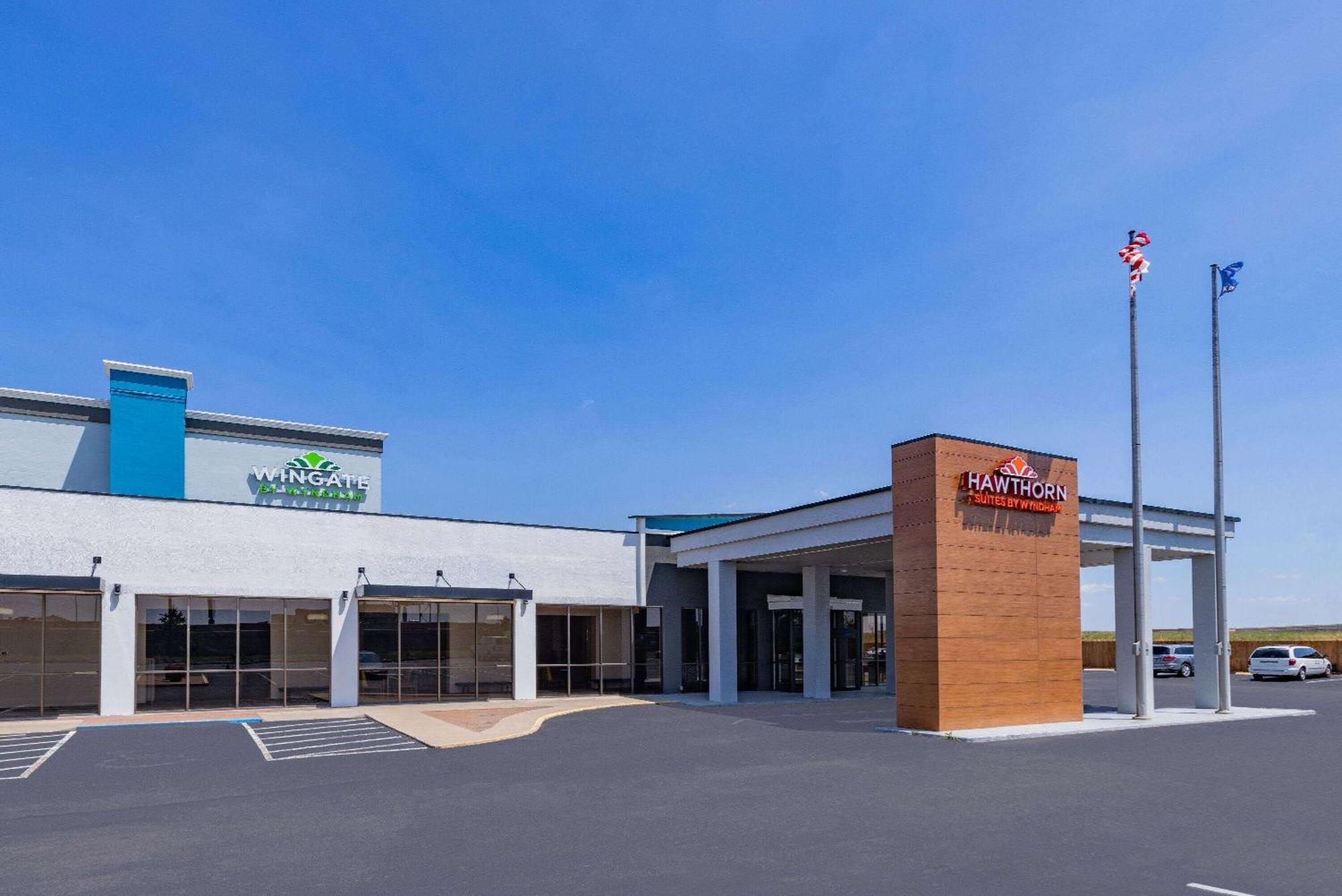 Wingate By Wyndham Wichita Airport Hotel Ngoại thất bức ảnh