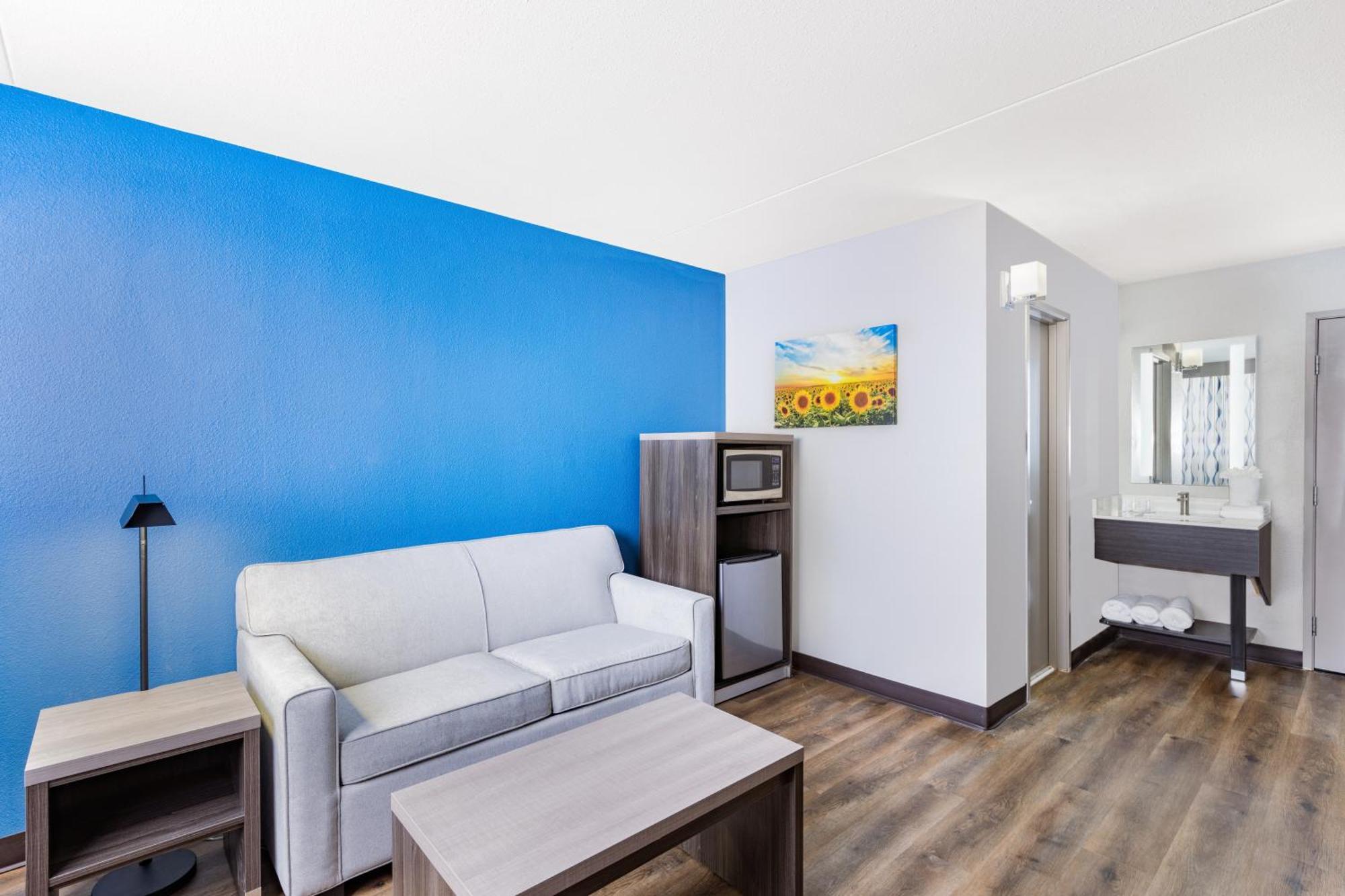 Wingate By Wyndham Wichita Airport Hotel Ngoại thất bức ảnh
