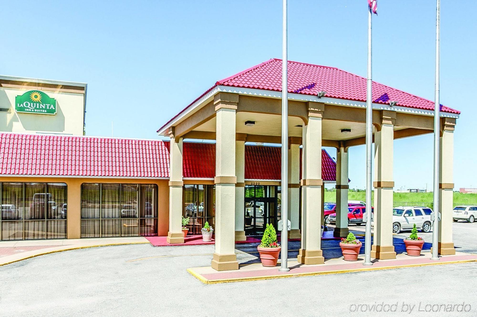 Wingate By Wyndham Wichita Airport Hotel Ngoại thất bức ảnh