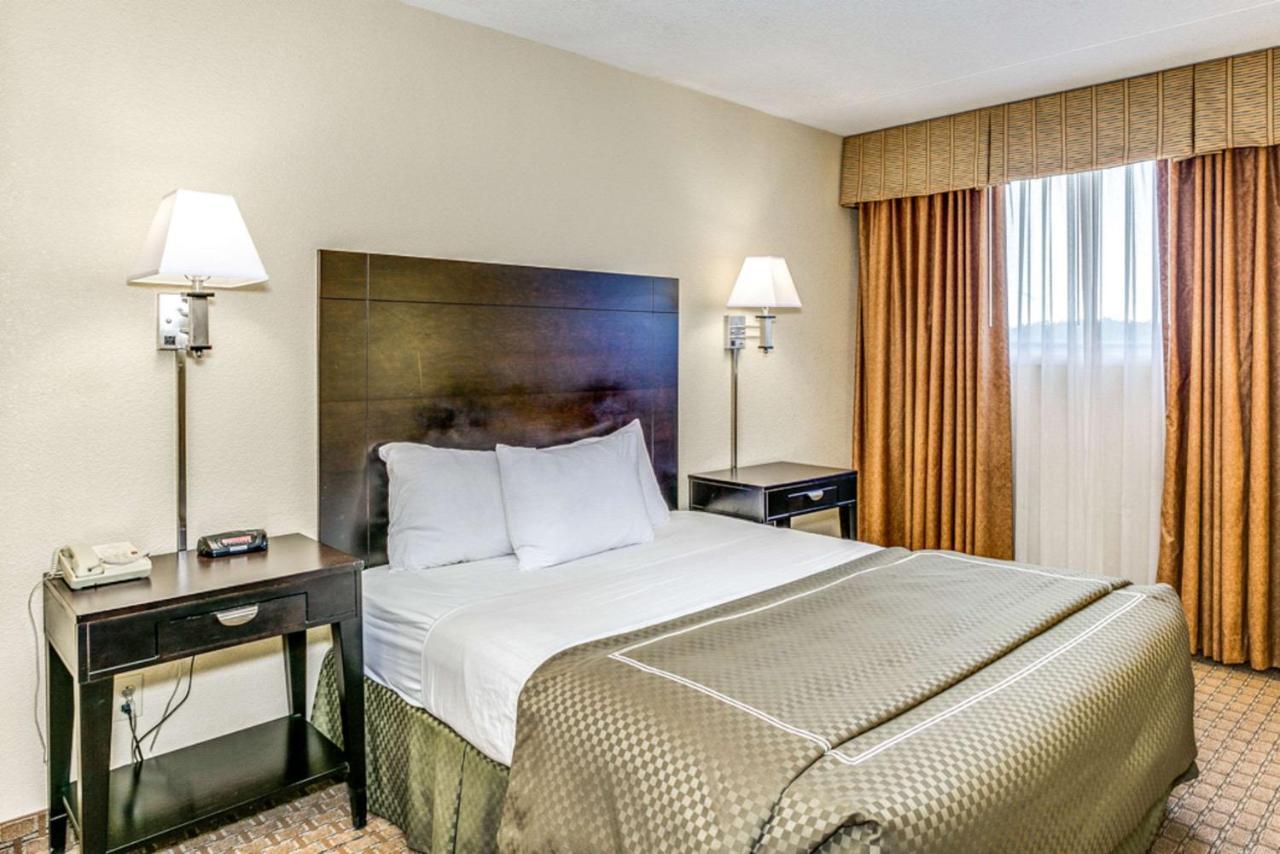 Wingate By Wyndham Wichita Airport Hotel Ngoại thất bức ảnh